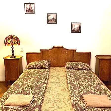 Apartments In The Customs Square Lviv Extérieur photo